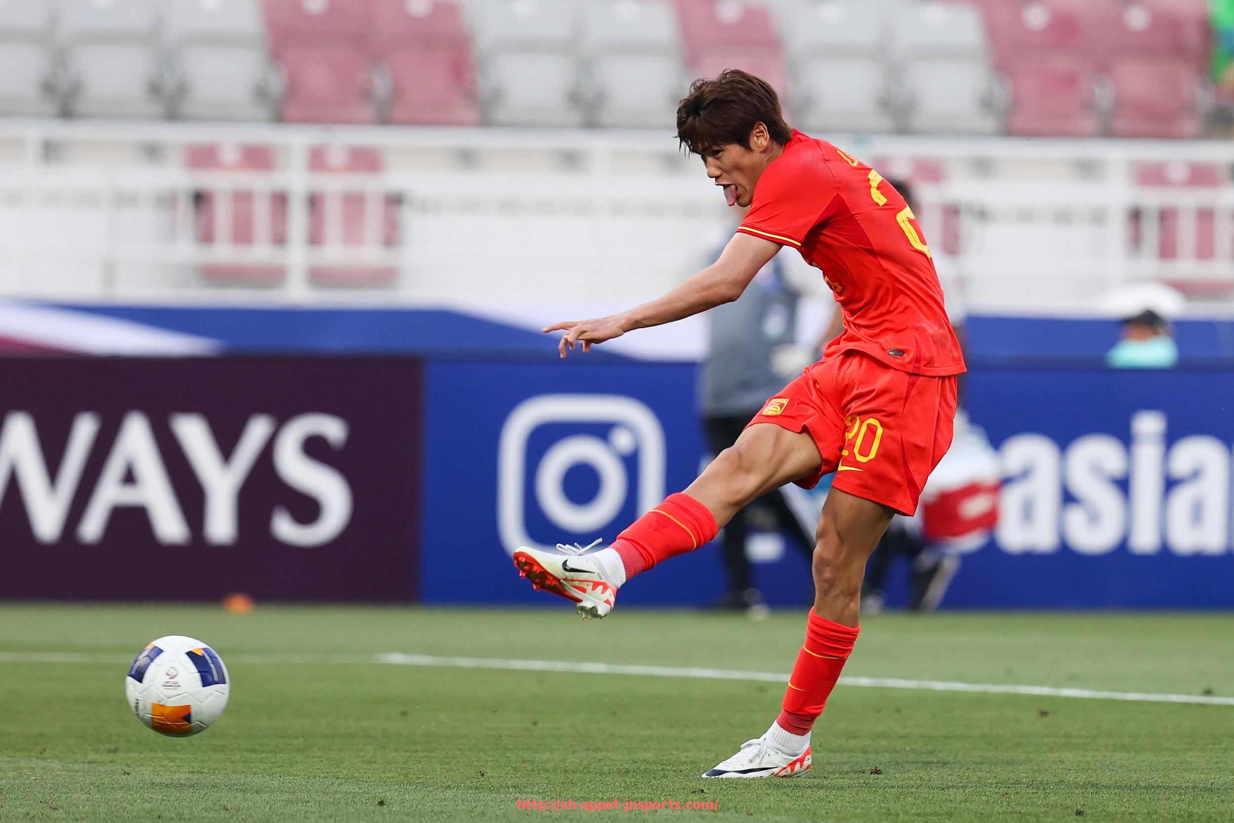 江南体育APP-世俱杯主客场差异及球员表现对比研究